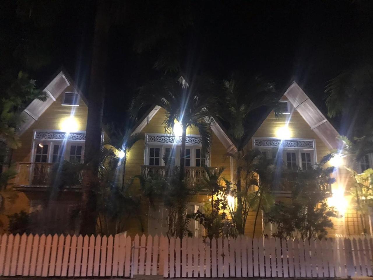 Yellow Houses Bocas Bocas del Toro Exterior photo